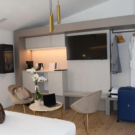 Chic & Charme Luxury Bed & Breakfast